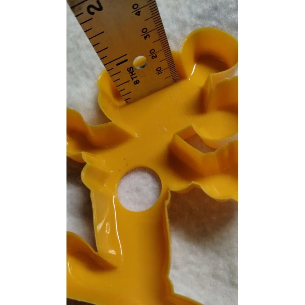 Disney Mickey Mouse‎ & Donald Duck Plastic Cookie Cutters Vintage Yellow Green